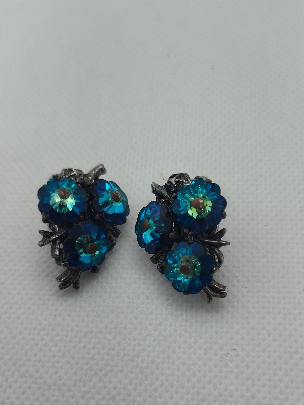 Margarita Stones Rivoli Blue Floral Crystal Vintage Clip-On Earrings